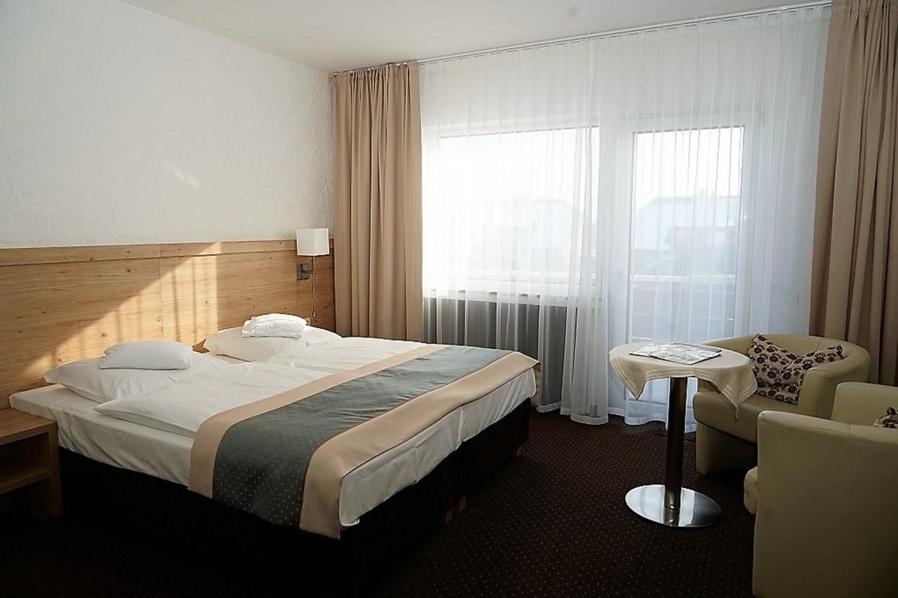 Land-Gut-Hotel Zum Alten Forsthaus - Aufladestation Fuer Elektroautos Hürtgenwald Exterior foto